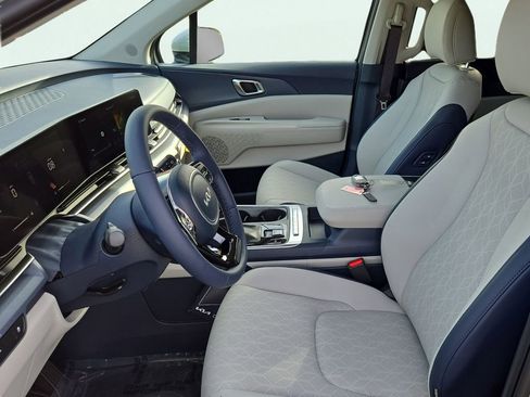 New 2026 Kia Carnival EX image 18
