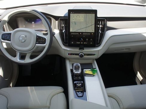 New 2026 Volvo XC60 B5 Ultra w/ Protection Package Premier image 11