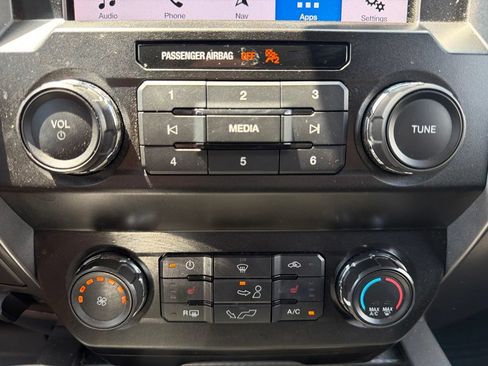 Used 2019 Ford F150 XLT w/ Equipment Group 302A Luxury AWD/4WD image 39