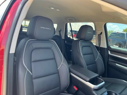 Used 2026 GMC Terrain Denali AWD/4WD image 23