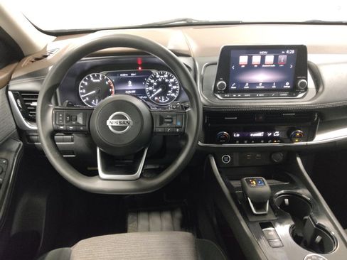 Used 2021 Nissan Rogue SV AWD/4WD image 22