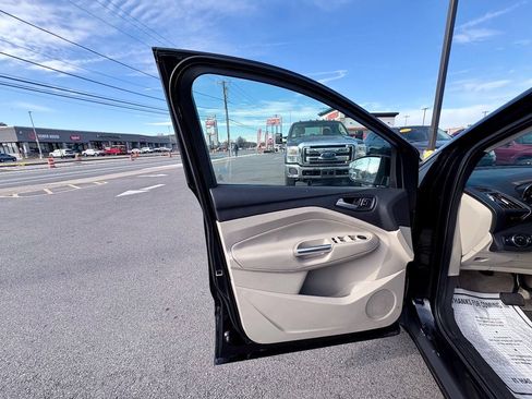 Used 2014 Ford Escape Titanium w/ Equipment Group 401A AWD/4WD image 17