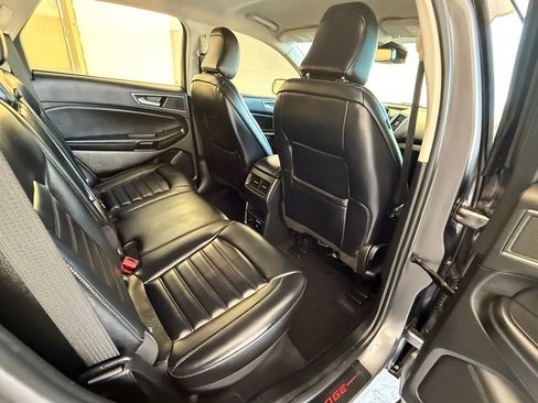 Used 2024 Ford Edge SEL w/ Convenience Package image 17