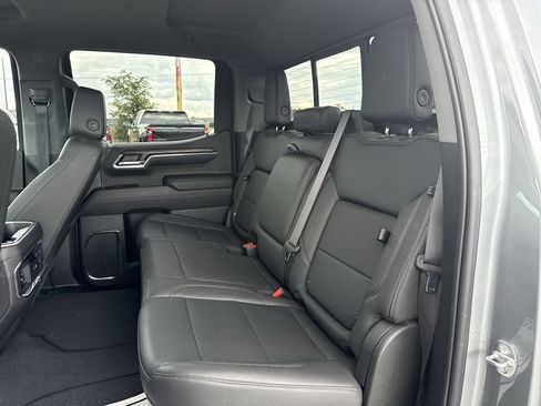 Used 2024 GMC Sierra 1500 SLT w/ SLT Premium Plus Package AWD/4WD image 19