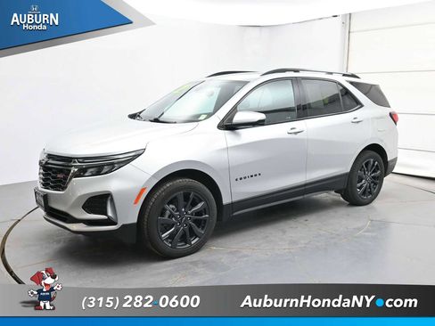 Used 2022 Chevrolet Equinox RS w/ Infotainment Package AWD/4WD image 2