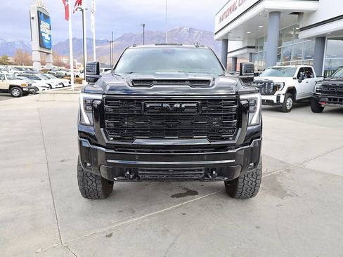 Used 2025 GMC Sierra 2500 AT4X image 9