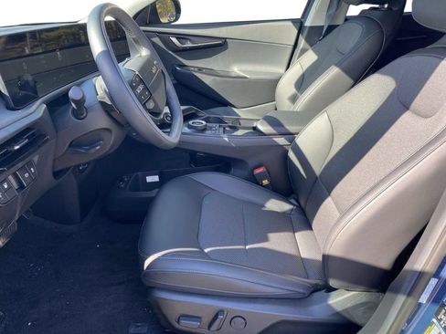 New 2025 Kia EV6 Light w/ Light LR Technology Package RWD image 12
