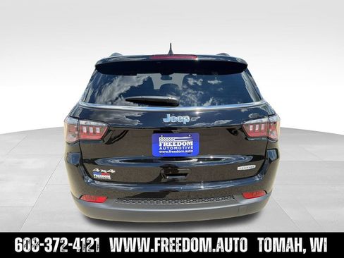 Used 2026 Jeep Compass Latitude AWD/4WD image 4