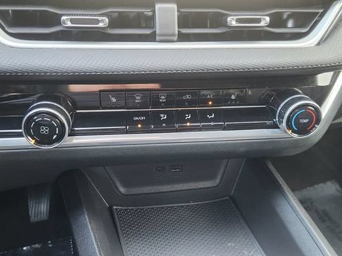 Used 2026 Chevrolet Equinox LT FWD image 21