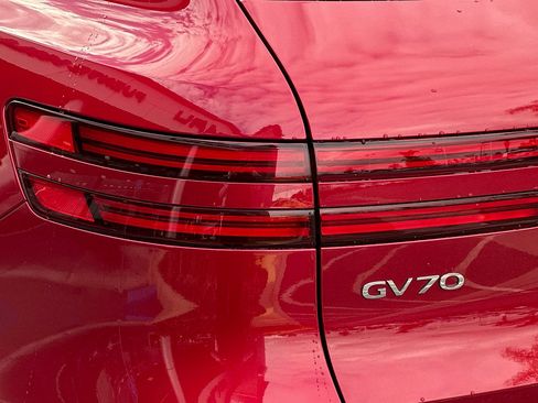 Used 2024 Genesis GV70 3.5T Sport AWD/4WD image 28