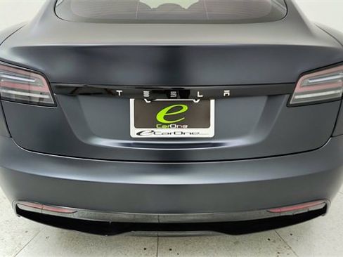 Used 2024 Tesla Model S Base image 12
