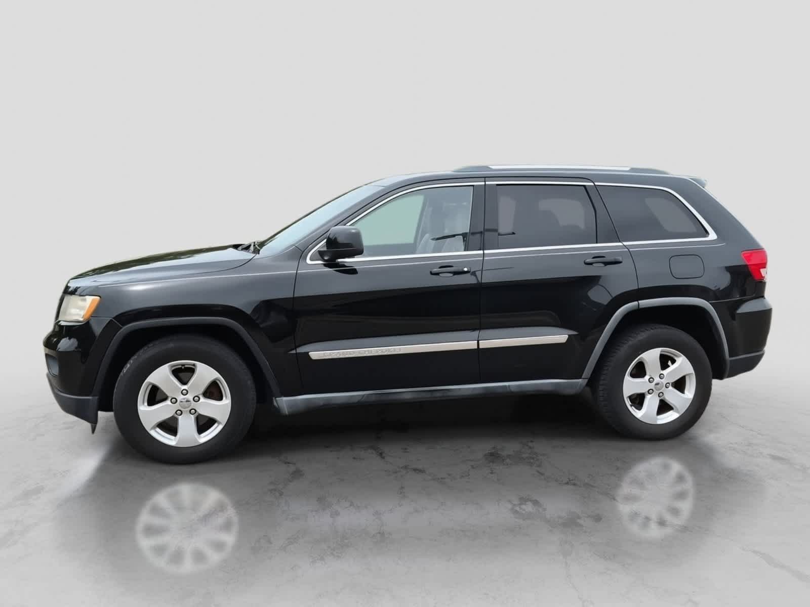Used 2011 Jeep Grand Cherokee Laredo AWD/4WD image 5