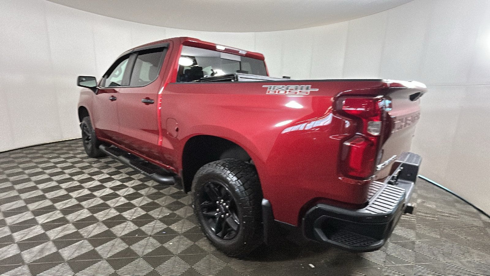 Used 2020 Chevrolet Silverado 1500 LT Trail Boss AWD/4WD image 5