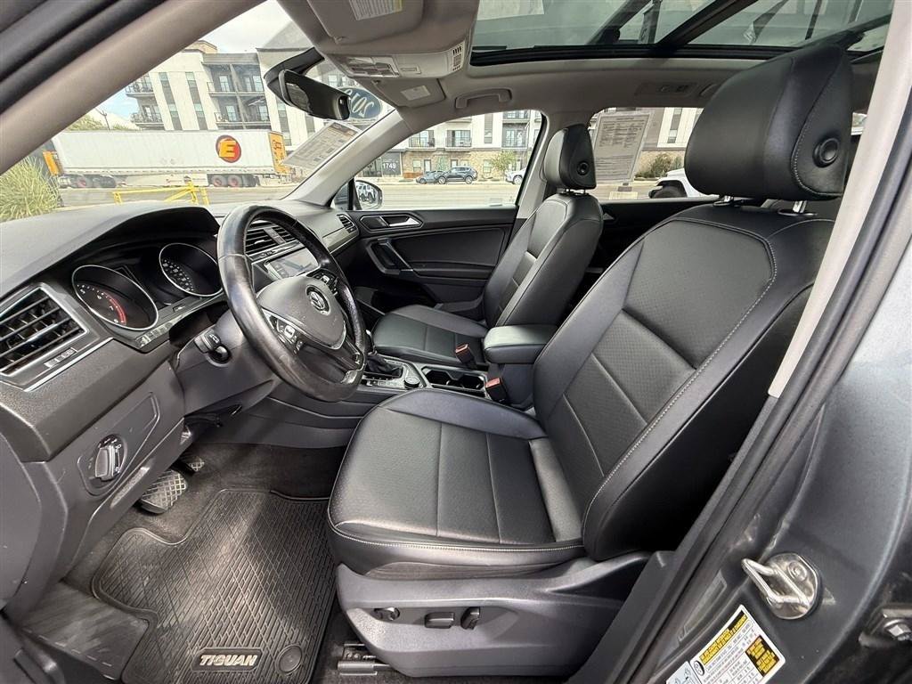 Used 2018 Volkswagen Tiguan SEL AWD/4WD image 16