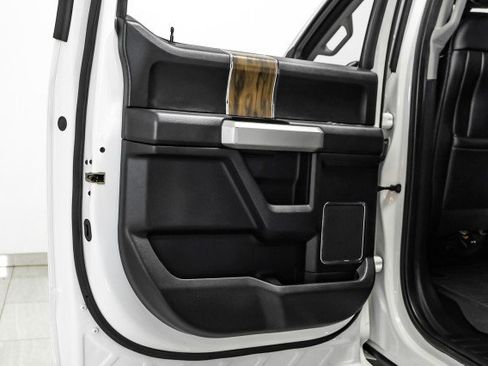 Used 2019 Ford F150 Lariat image 38