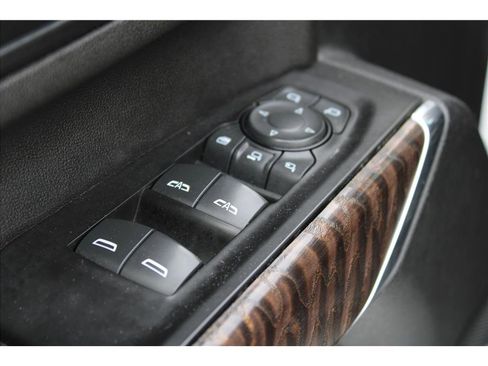 Used 2020 GMC Sierra 3500 Denali w/ Denali Ultimate Package image 12