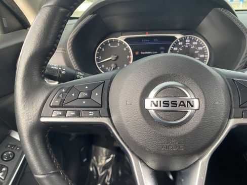 Used 2023 Nissan Sentra SR w/ SR Premium Package image 17