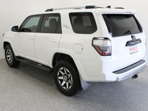 Used 2018 Toyota 4Runner TRD Off-Road Premium AWD/4WD image 9