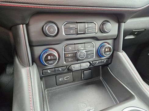 Used 2022 Chevrolet Suburban RST w/ Sport Performance Package AWD/4WD image 12