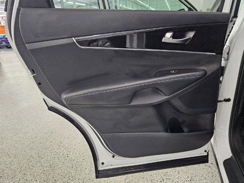 Used 2017 Kia Sorento LX w/ LX Convenience Package image 26