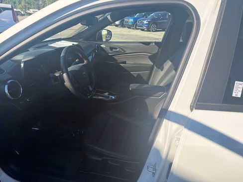 Used 2025 Chevrolet Trax RS w/ Driver Confidence Package FWD image 13