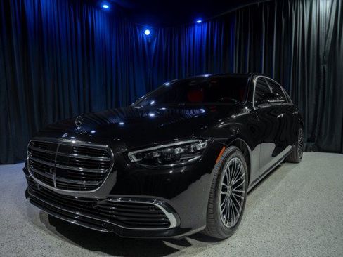 Certified 2026 Mercedes-Benz S 500 4MATIC image 1