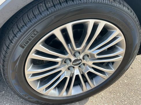 Used 2017 Lincoln MKX Reserve w/ Lincoln MKX Climate Package AWD/4WD image 12