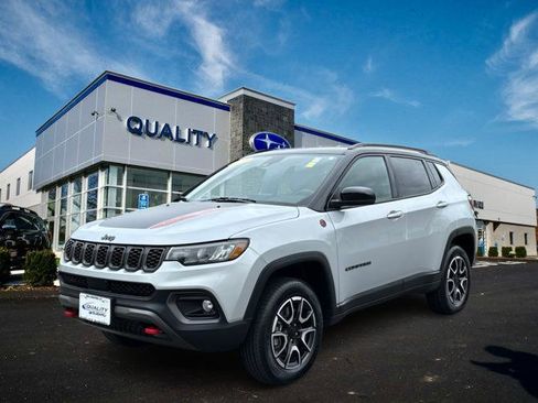 Used 2024 Jeep Compass Trailhawk image 1