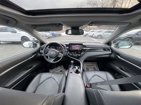 Used 2023 Toyota Camry SE image 29