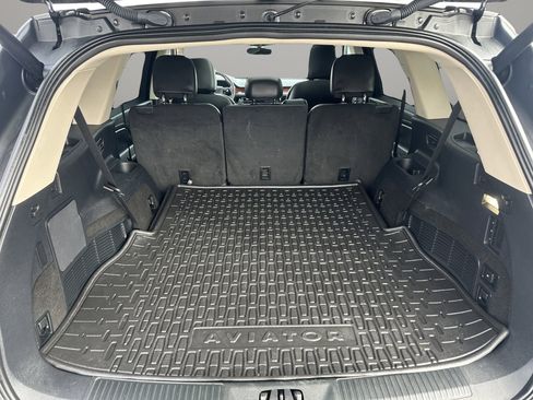 Used 2023 Lincoln Aviator Reserve w/ Equipment Group 201A image 7