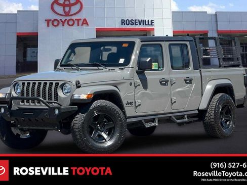 Used 2022 Jeep Gladiator Sport AWD/4WD image 1