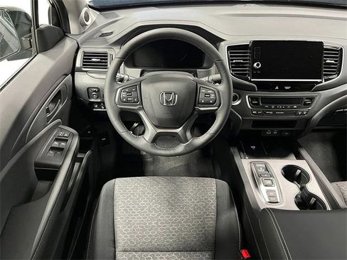 Used 2025 Honda Ridgeline Sport image 21