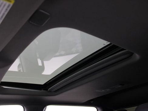 Used 2022 Chevrolet Silverado 1500 LT Trail Boss w/ Convenience Package II image 33