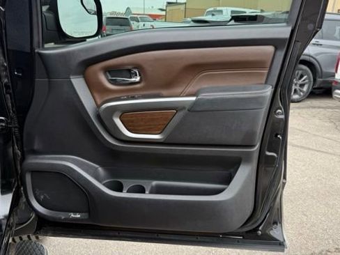 Used 2019 Nissan Titan Platinum Reserve w/ Platinum Utility Package image 17