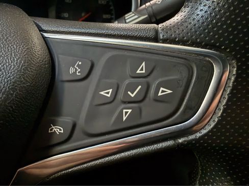 Used 2020 Chevrolet Malibu LT FWD image 19