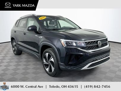 Used 2023 Volkswagen Taos SE w/ Panoramic Sunroof Package