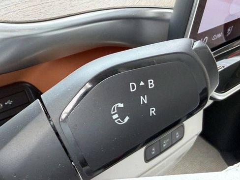 Used 2025 Volkswagen ID. Buzz 1st Edition AWD/4WD image 22