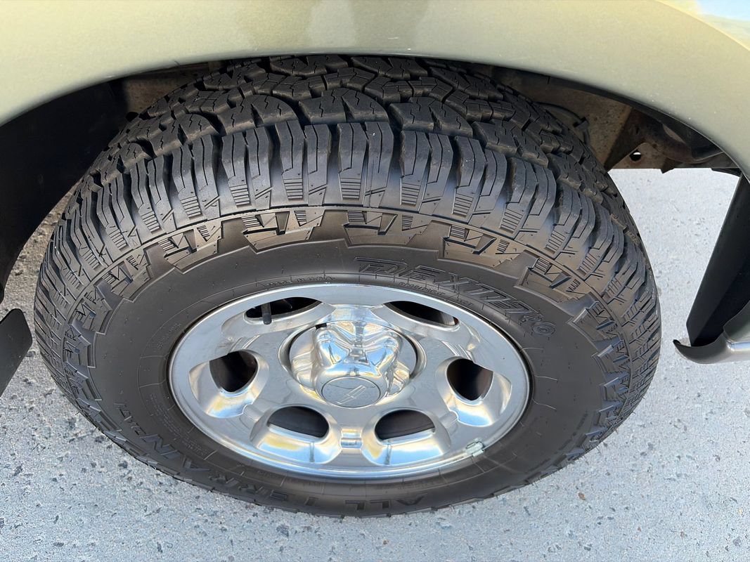 Used 2001 Lincoln Navigator 4WD image 25