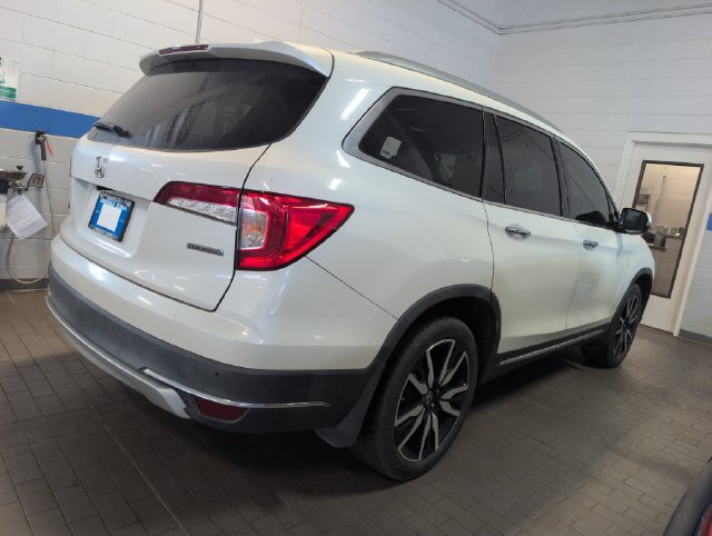 Used 2019 Honda Pilot Touring image 2
