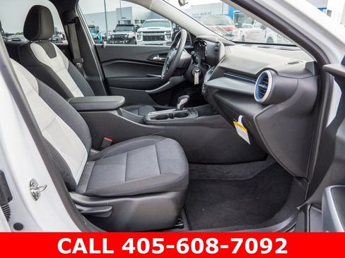 Used 2026 Chevrolet Trax LS w/ Driver Confidence Package FWD image 12