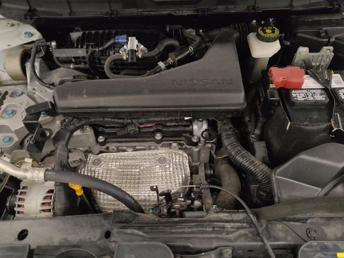 Used 2020 Nissan Rogue SV image 30