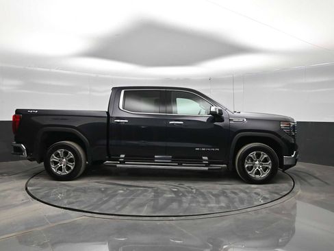 Used 2022 GMC Sierra 1500 SLT w/ SLT Convenience Package image 9