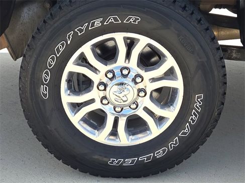 Used 2018 RAM 2500 Limited image 9