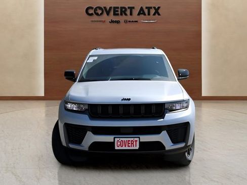 New 2026 Jeep Grand Cherokee Altitude image 8