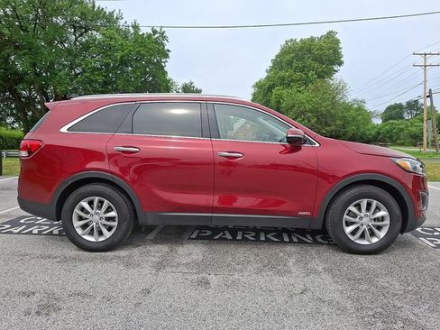 Used 2017 Kia Sorento AWD image 8
