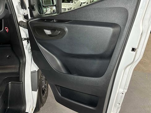 Used 2025 Mercedes-Benz Sprinter 2500 image 10