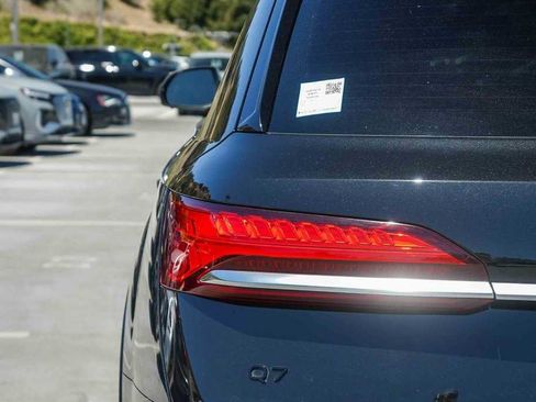 Used 2025 Audi Q7 2.0T Premium w/ Convenience Package AWD/4WD image 7