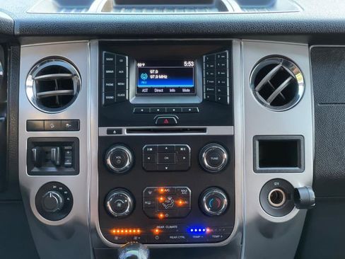Used 2015 Ford Expedition XLT AWD/4WD image 17