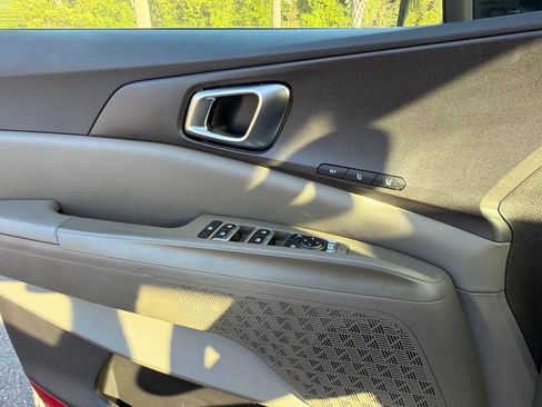 Certified 2025 Kia Carnival EX FWD image 19