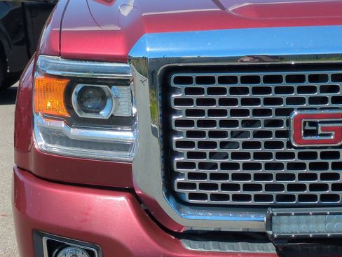 Used 2015 GMC Sierra 2500 Denali w/ Duramax Plus Package AWD/4WD image 43